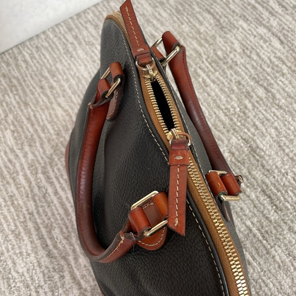 Dooney & Burke Vintage 1975 Classic Black Pebble Leather Satchel Purse with feet - Picture 10 of 15